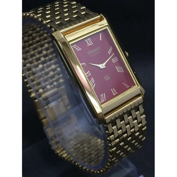 Vintage Style Seiko Quartz Mens Gold Watch & Red accents W/ Metal Strap - Picture 3 of 6